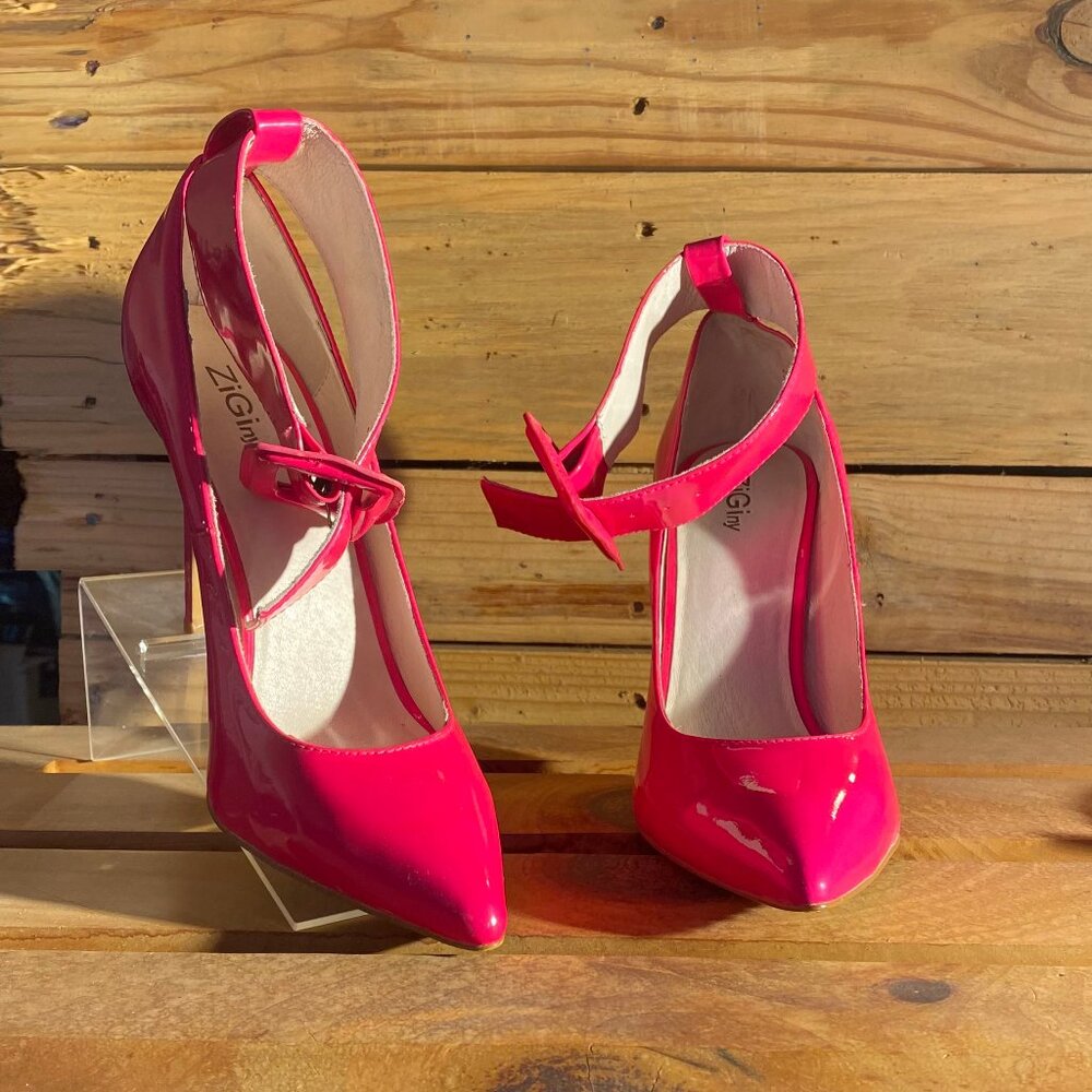 NIB ZiGiny Pink Patent Leather Ancle Strap